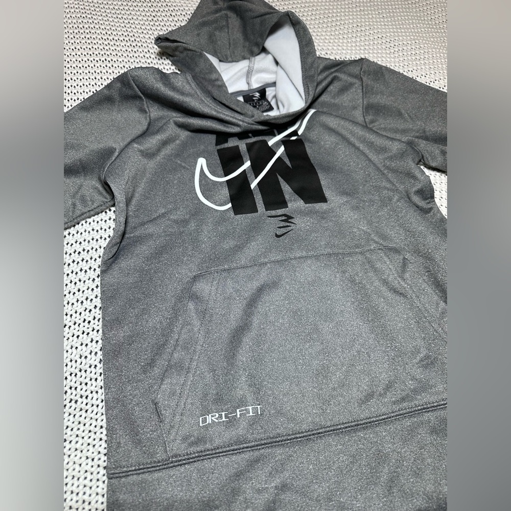 KIDS NIKE SWEATER BRAND NEWW SIZE S GRAY